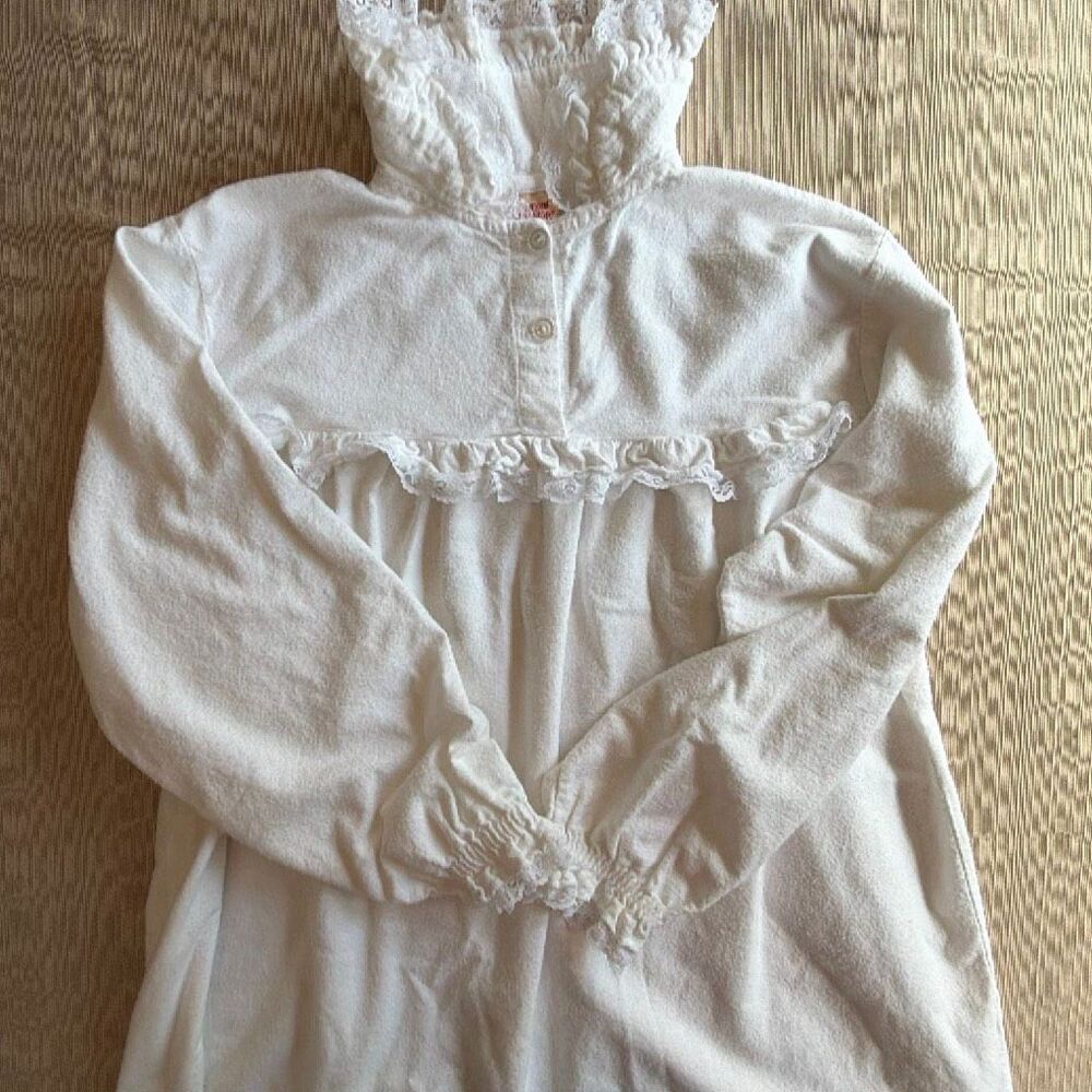 The Vermont Country Store Victorian High Collar Flannel Nightgown White Lg